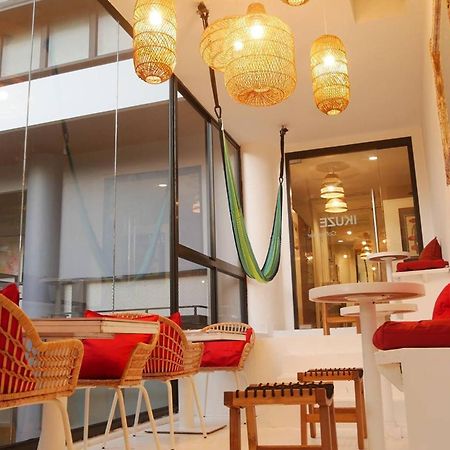 Blu Cabin Ari Stylish Gay Poshtel Bangkok Dış mekan fotoğraf
