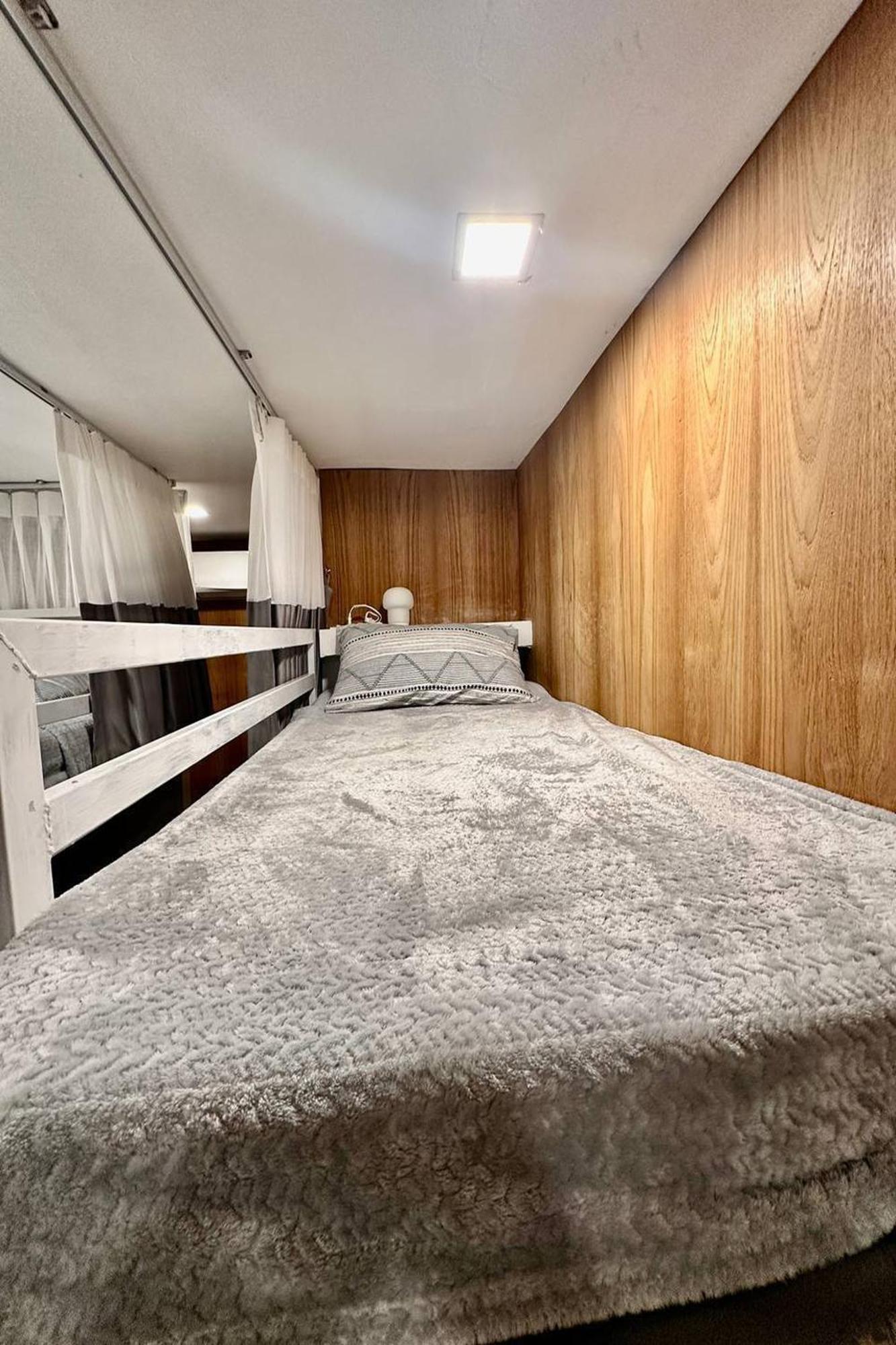 Blu Cabin Ari Stylish Gay Poshtel Bangkok Dış mekan fotoğraf
