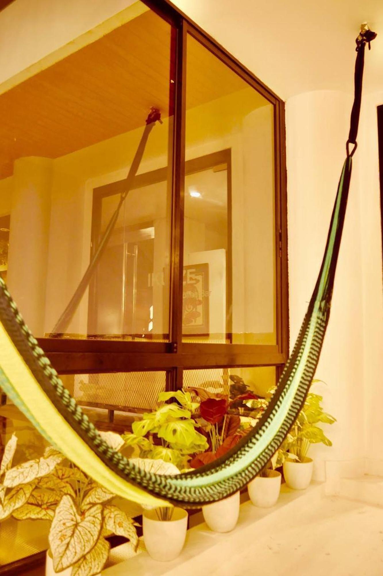 Blu Cabin Ari Stylish Gay Poshtel Bangkok Dış mekan fotoğraf