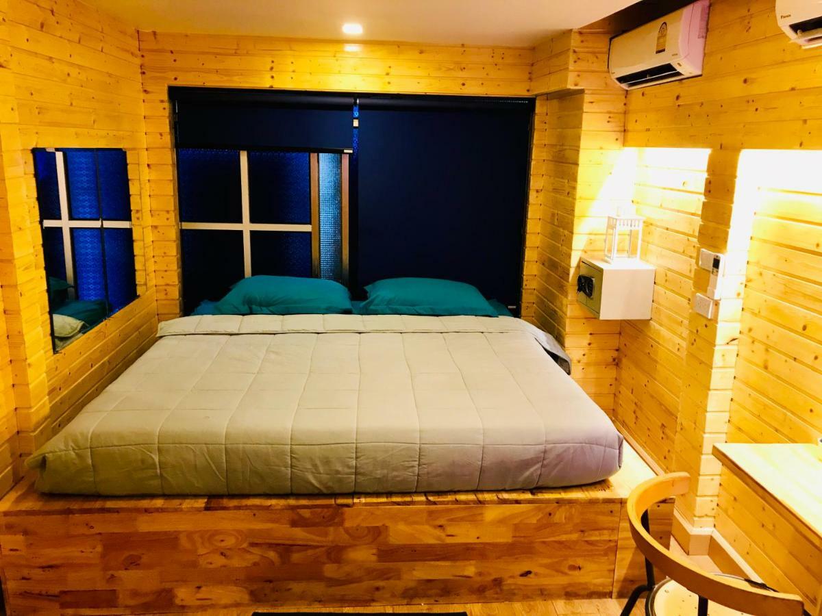Blu Cabin Ari Stylish Gay Poshtel Bangkok Dış mekan fotoğraf